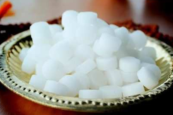 தினமும் கற்பூரத்துடன் இந்த ஒரு பொருளை சேர்த்து எரிங்க பணப்பிரச்சினை இருக்காது! | This One Rupee Thing Can Change Your Life