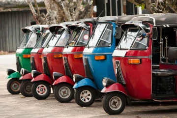 யாழில் முச்சக்கரவண்டி சாரதிகளையும் விட்டுவைக்காத கொள்ளையர்கள்!