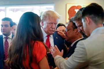 ஆதரவாளர்களுக்கு உணவு இலவசம் என கூறி ஏமாற்றிய ட்ரம்ப்