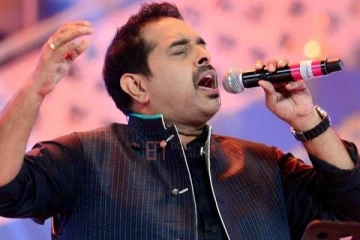 சூப்பர் சிங்கரில் நடுவராக இருக்கும் பாடகர் சங்கர் மகாதேவன் குடும்பத்தை பார்த்துள்ளீர்களா?