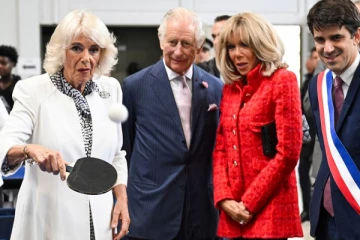 பிரான்ஸ் சென்றுள்ள ராணி கமீலாவுக்கும் பிரான்ஸ் முதல் பெண்மணிக்கும் போட்டி!