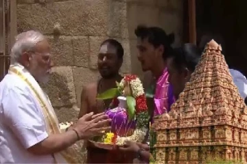 கங்கைகொண்ட சோழபுரத்தில் காலடி பதித்த முதல் பிரதமர் - பாரம்பரிய உடையில் மோடி!