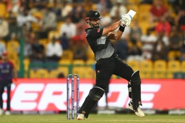 நான் பதுங்குனதே பாயுறத்துக்கு தாண்டா.. இங்கிலாந்து அணியின் கனவை கலைத்த மிட்செல்