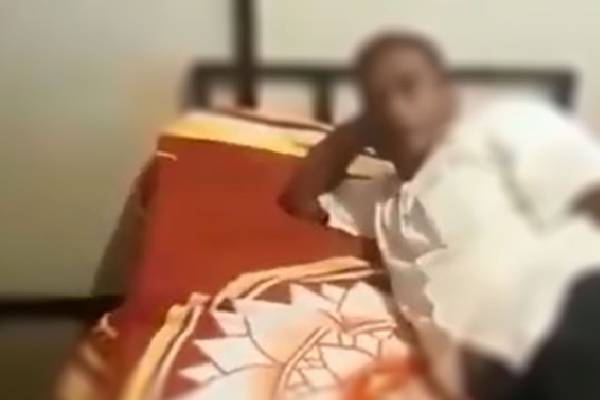 கோட்டாபயவின் கொடியை படுக்கை விரிப்பாக்கியவருக்கு நேர்ந்த கதி! | Fate Of The One Who Spread The Flag Of Gotabaya