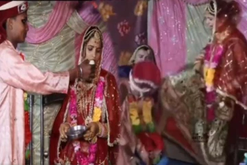 மணமகனை காரி துப்பி காலால் எட்டி உதைத்த மணப்பெண்! எதனால் இந்த ஆக்ரோஷம்?