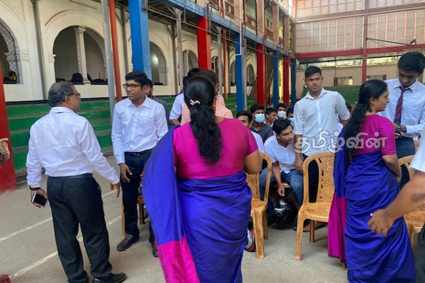 மட்டக்களப்பில் உயர்தரப்பரீட்சை பெறுபேறுகளில் 126 மாணவர்கள் பல்கலைக்கழகத்திற்கு அனுமதி (PHOTOS) | 2021 Al Exam Batticalo Distric Ranks