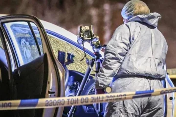 லண்டனில் அமில வீச்சை துணிவுடன் தடுத்த பெண்ணுக்கு இரு கண்களும் காயம்பட்டுள்ளதாக தகவல்