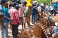 அம்பலாங்கொடையில் மண்மேடு சரிந்து விபத்து