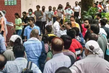 உள்ளாடையா..! எதிர்காலமா..! மிரட்டிய அதிகாரிகள் - கதறியழுத ‘நீட் தேர்வு’மாணவிகள்