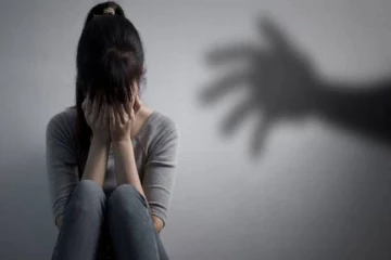 பெற்ற மகளிடமே பாலியல் வன்கொடுமை ; தப்பியோடிய தந்தை கைது