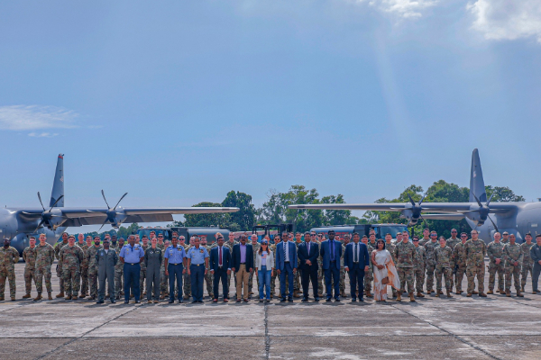 யாழ் விமான நிலையத்தில் தரையிறங்கிய அமெரிக்க விமானம்! | Us Plane Lands At Jaffna Airport With Relief