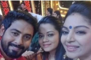 தந்தையை இழந்த சோகத்தில் இருந்த அனிதாவுக்கு ஆரி கொடுத்த இன்ப அதிர்ச்சி! மகிழ்ச்சியின் உச்சத்தில் ரசிகர்கள்... வைரலாகும் புகைப்படம்
