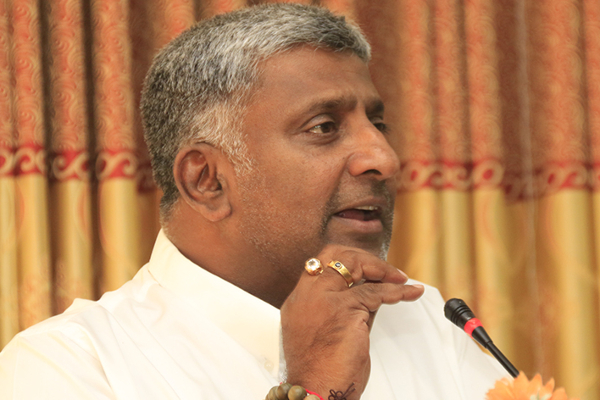 අත්‍යවශ්‍ය සේවා බෙදාහැරීමේ යාන්ත්‍රණය ට ඇමති අනුකමිටුවක්... | Srilanka Political