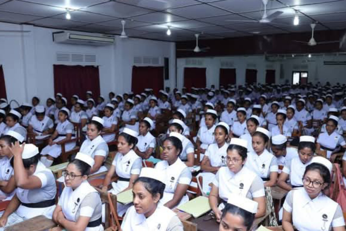 தாதியர் பற்றாக்குறைக்கு தீர்வு : 515 பட்டதாரிகளுக்கு நிரந்தர நியமனம் | Ppointments For 515 Nursing Graduates Tomorrow