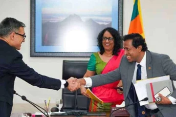 பொருளாதார முன்னேற்றம் குறித்து கலந்துரையாடல் ; ஹரிணி மற்றும் IMF பிரதிநிதி சந்திப்பு