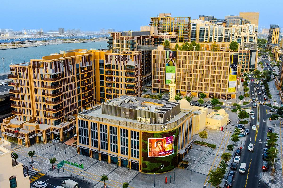 24 காரட் தங்கத்தில் நடைபாதை அமைக்கும் உலகின் முதல் நாடு | Dubai To Unveil Wolrd First Golden Walkway