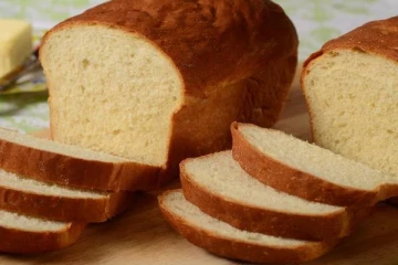 பாணின் விலையை மேலும் அதிகரிக்க நடவடிக்கை