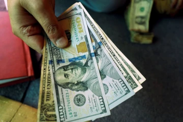 கொழும்பிலுள்ள சூதாட்ட விடுதி ஒன்றில் டொலர் ஒன்றின் பெறுமதி 410 ரூபா