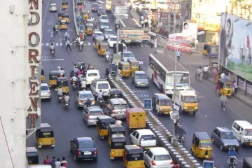 சென்னை அண்ணா சாலையில் நிலநடுக்கம் : அலறியடித்து ஓடிய பொதுமக்கள்