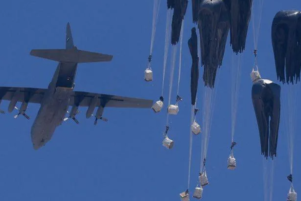 காஸாவில் விமானம் மூலம் நிவாரணப் பொருட்கள் விநியோகம் | Gaza Relief Supplies Delivered By Aircraft