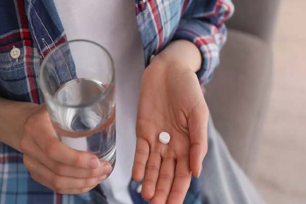 உங்கள் சிறுநீரகம் ஆரோக்கியமா இருக்க வேண்டுமா? காலை எழுந்ததும் இந்த தவறை செய்யாதீங்க | Morning Habits To Avoid To Keep Kidney Safe