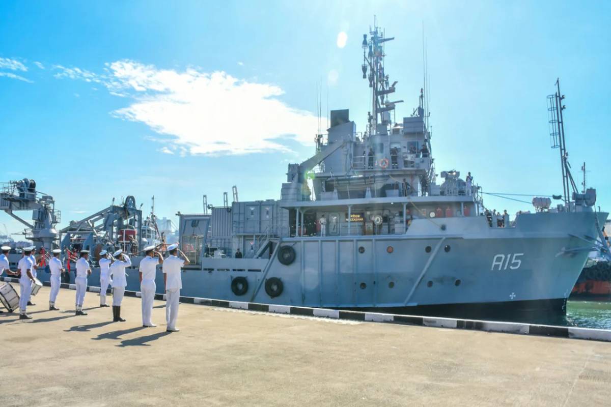 கொழும்பினை வந்தடைந்த ஐஎன்எஸ் நிரிஷெக் போர்க்கப்பல் | Indian Warship Arrives In Colombo