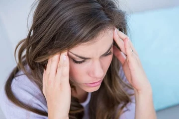 தினமும் தீராத தலை வலியால் அவதிப்படுகிறீர்களா? அசத்தலான வீட்டு வைத்தியம் இதோ!