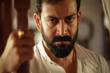 என் அப்பா இறப்பை கைத்தட்டி கொண்டாடிய அவலம்.. நடிகர் பிரித்திவிராஜ் உருக்கம்