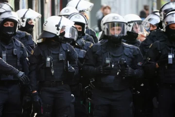 ஜேர்மனியில் வெளிநாட்டவர்கள் இருதரப்பினரிடையே ஏற்பட்ட மோதல்: பொலிசார்: 26 பேருக்கு காயம்