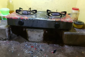 வவுனியாவில் எரிவாயு அடுப்பு வெடித்துச் சிதறியது!! (படம்)