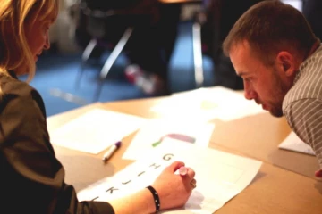 42 மணி நேரம் தான் வாரத்திற்கு வேலை; ரூ.1.5 கோடி சம்பளம் - எங்கே தெரியுமா?