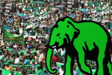 ஐக்கிய தேசியக் கட்சியின் மே தினக் கூட்டத்தில் மொட்டு எம்.பி!