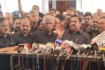 ஹிட்லர் ஆட்சி போல நடக்கிறார்கள் - எடப்பாடி கடும் கண்டனம்!!