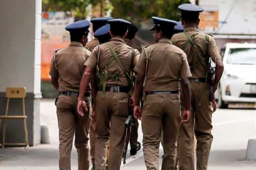 இலங்கையில் மாணவிகளிடம் தகாத முறை செயல்பாடு: ஆசிரியர் கைது