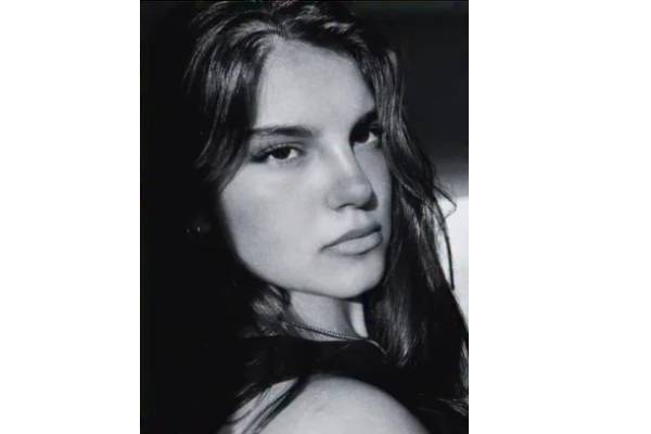 ஜேர்மனியில் புலம்பெயர்ந்தோரால் ரயில் முன் தள்ளிவிடப்பட்ட இளம்பெண்: விவரங்கள் வெளியாகின | Details Of 2 Migrants Hit On Hamburg Train ஜேர்மனியில் புலம்பெயர்ந்தோரால் ரயில் முன் தள்ளிவிடப்பட்ட இளம்பெண்: விவரங்கள் வெளியாகின | Details Of 2 Migrants Hit On Hamburg Train