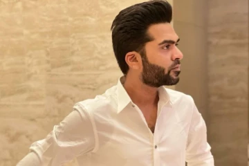குடியரசு தின ஸ்பெஷலாக நடிகர் சிம்பு வெளியிட்ட புகைப்படம், வெள்ளை சட்டையில் செம்ம ட்ரெண்டிங் புகைப்படம்..
