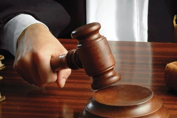 ඇමති කෙහෙළිය ඇතුළු තිදෙනෙක්ට කොළඹ මහාධිකරණය දුන් නියෝගය..