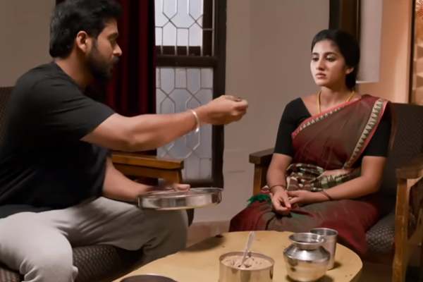 Singappenne: அன்புவை நேரில் சந்தித்த ஆனந்தி.... மீண்டும் துளிர்க்கும் காதல் | Singappenne Anandhi Meet Anbu Share Food Singappenne: அன்புவை நேரில் சந்தித்த ஆனந்தி.... மீண்டும் துளிர்க்கும் காதல் | Singappenne Anandhi Meet Anbu Share Food