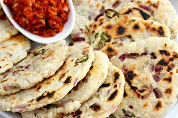 இலங்கையில் ஐந்தே நிமிடத்தில் ரெடியாகும் ரொட்டி! அரிசி மாவில் மொறு மொறு சுவையில் எப்படி செய்யலாம்?