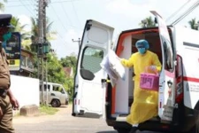 தப்பிச் சென்ற கொரோனா நோயாளிகளை கண்டுபிடிக்க முடியாமல் திணறும் பொலிஸார்