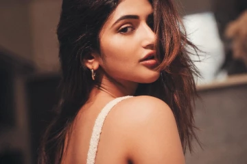 இளம் நடிகை ஸ்ரீலீலாவின் அசத்தல் போட்டோஷூட்