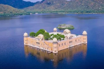 221 ஆண்டுகளாக நீருக்கடியில் இருக்கும் இந்திய அரண்மனை.., எங்கிருக்கிறது தெரியுமா?