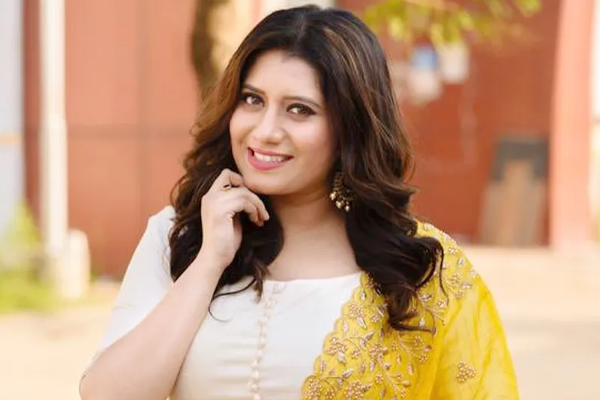 தனது மருமகளுடன் தொகுப்பாளினி பிரியங்கா.. வெளிவந்த அழகிய புகைப்படம்