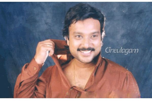 உடல்நிலை சரியில்லாமல் இருந்த நவரச நாயகன் கார்த்திக் தற்போதைய நிலை... வைரலாகும் வீடியோ | Navarasa Nayagan Karthick Latest Health Update உடல்நிலை சரியில்லாமல் இருந்த நவரச நாயகன் கார்த்திக் தற்போதைய நிலை... வைரலாகும் வீடியோ | Navarasa Nayagan Karthick Latest Health Update