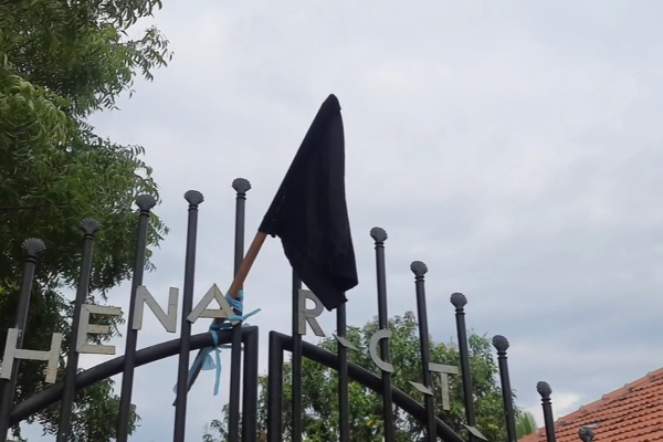 அரசாங்கத்திற்கு எதிர்ப்பு; கறுப்பு ஆடையுடன் பாடசாலைக்கு வருகை தந்த ஆசிரியர்கள்!(Photos) | Opposition To Government Teachers Black Clothes