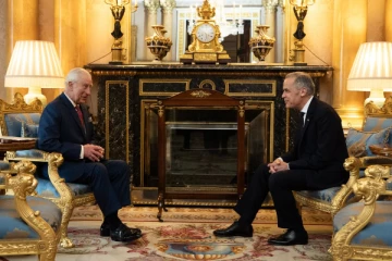 மன்னர் சார்லஸ்- கனடா பிரதமர் மார்க் கார்னி சந்திப்பு: பக்கிங்ஹாம் அரண்மனை பேச்சுவார்த்தை