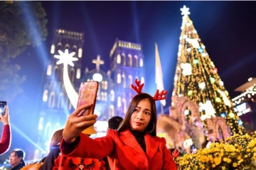 கிறிஸ்மஸ் கொண்டாடலாமா? பிரித்தானியர்களுக்கு WHO முக்கிய அறிவுரை