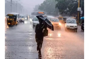 தமிழகத்தில் 17 மாவட்டங்களில் வெளுத்து வாங்க போகும் கனமழை - வானிலை ஆய்வு மையம் எச்சரிக்கை