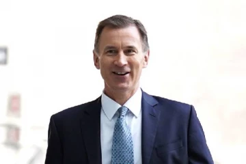 மில்லியன்கணக்கான வேலையற்ற பிரித்தானியர்கள் அரசு உதவிகளை இழக்க நேரிடும்: நிதியமைச்சர் எச்சரிக்கை