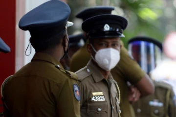எட்டியாந்தோட்டை பொலிஸ் நிலையத்தின் போக்குவரத்துப் பிரிவு பொறுப்பதிகாரி கைது